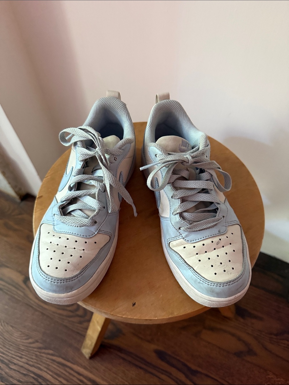 Nike 3.5Y low-top sneakers in pale blue and white
